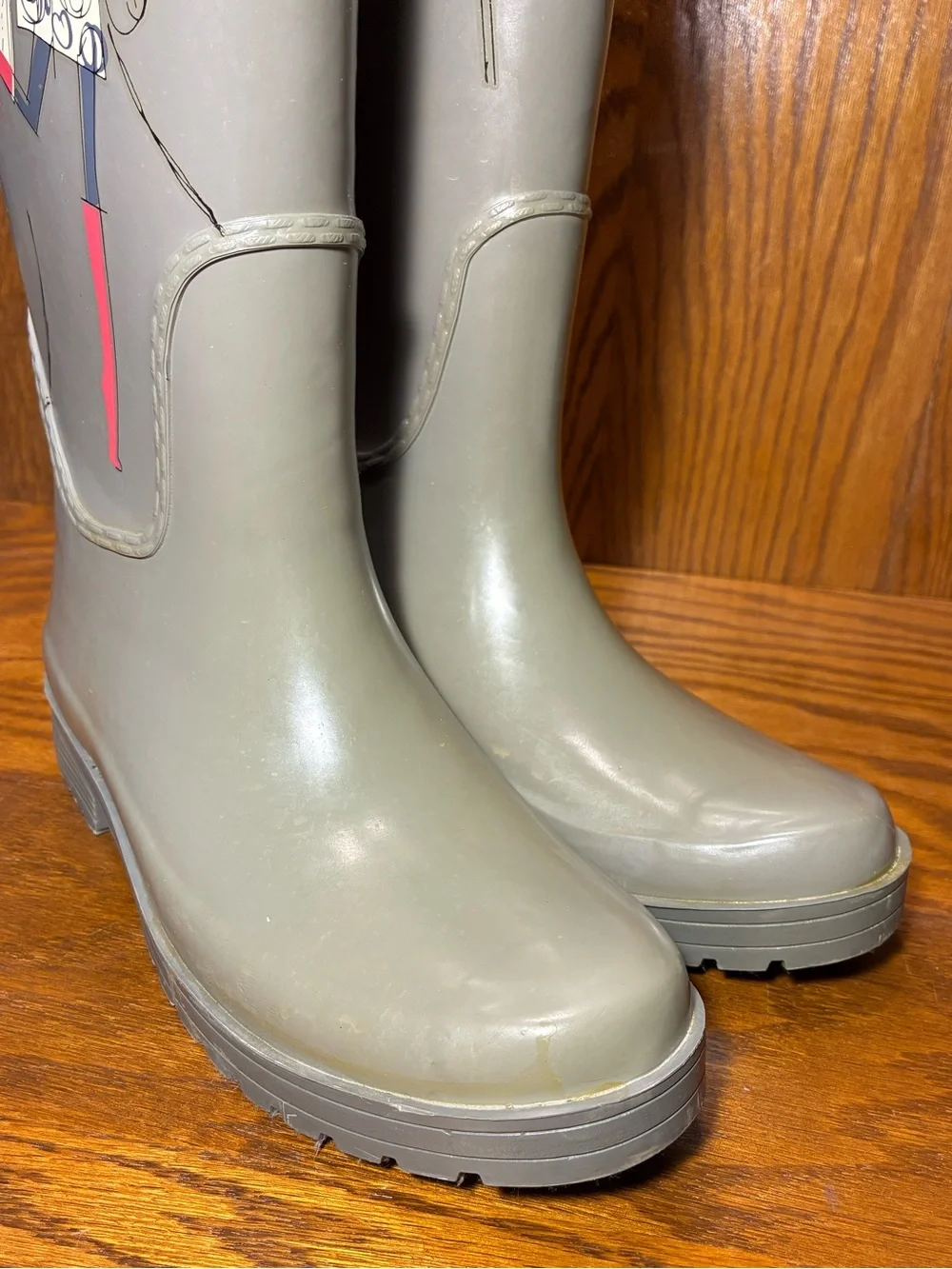 DKNY RAIN Graphic Gray Rubber Rain Boots Waterproof Pink Accent Women’s 8